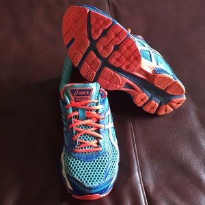 ASICS Gel-cumulus 15, women’s size 11